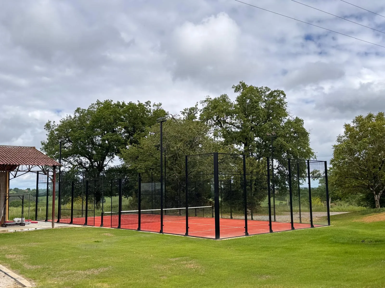 Le terrain de padel flambant neuf Le terrain de padel flambant neuf
